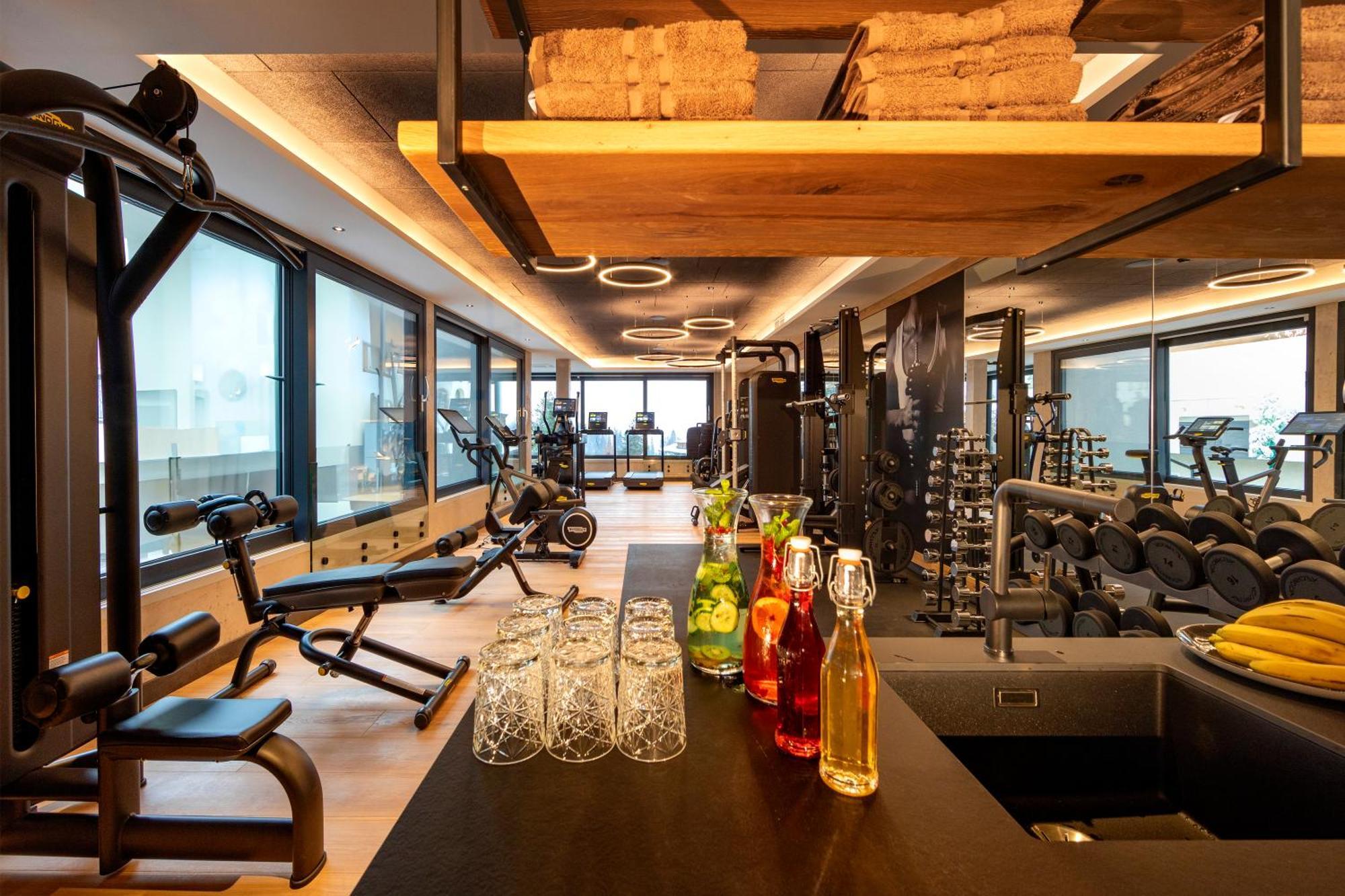 Aktivhotel Alpendorf Санкт Йохан им Понгау Екстериор снимка
