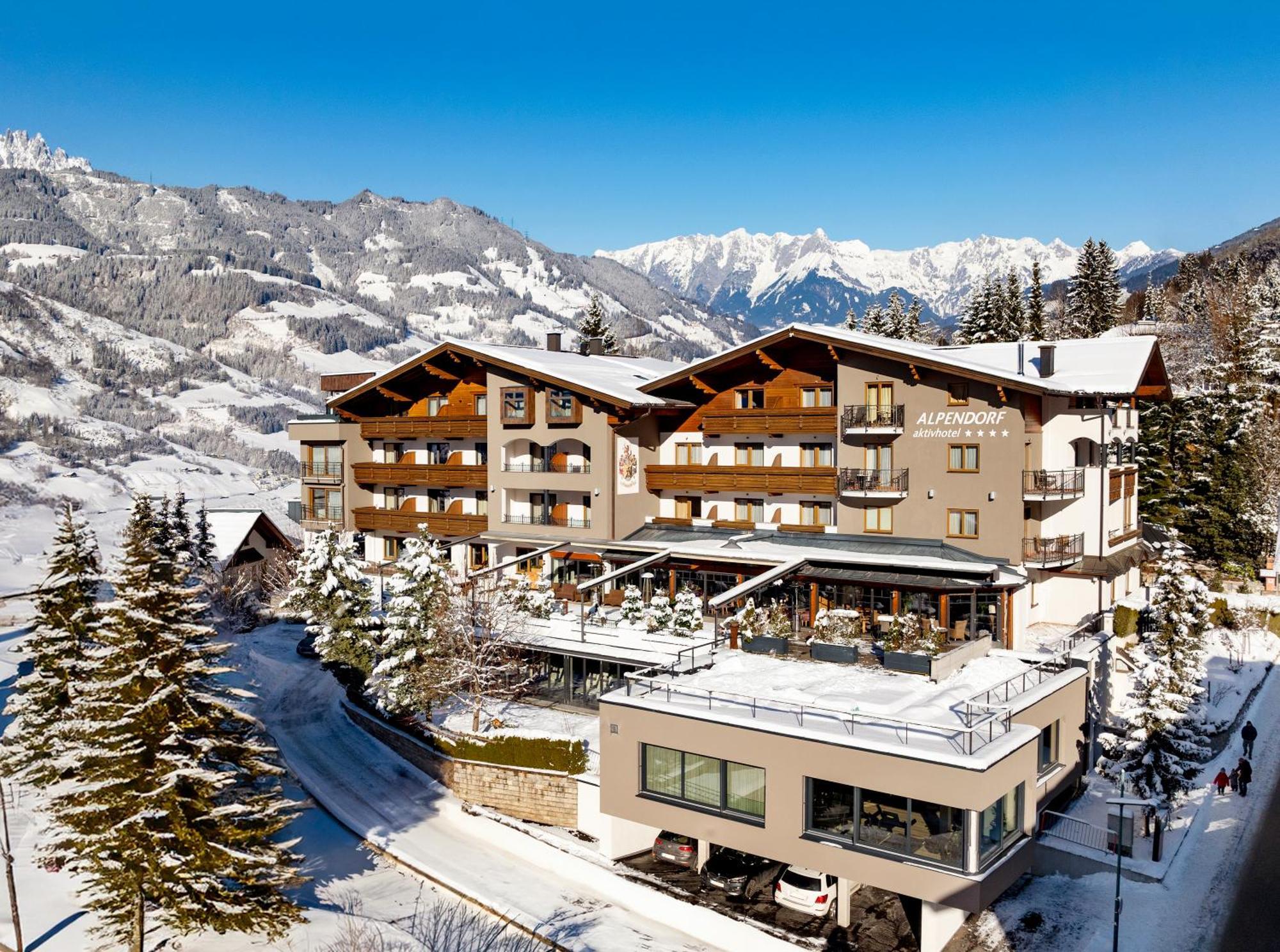 Aktivhotel Alpendorf Санкт Йохан им Понгау Екстериор снимка