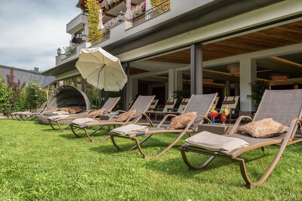 Aktivhotel Alpendorf Санкт Йохан им Понгау Екстериор снимка